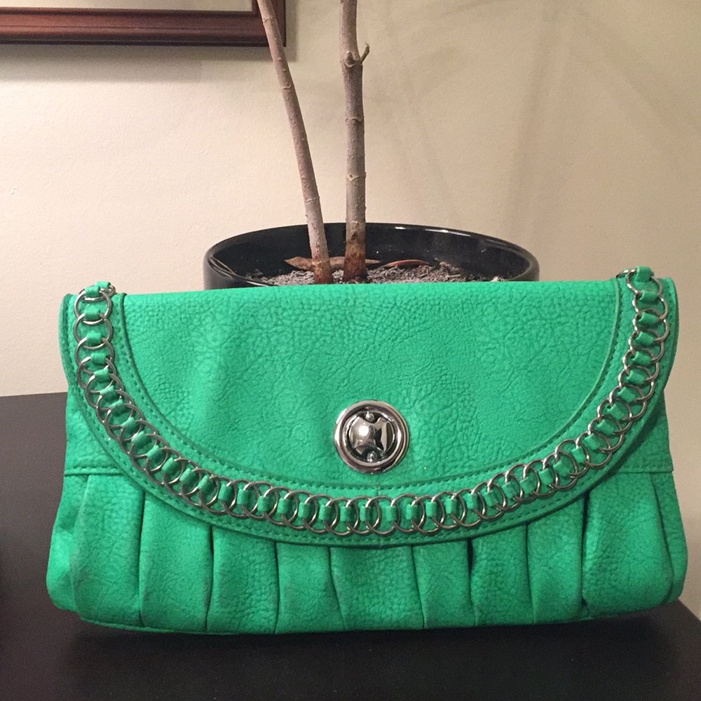 Zip clutch